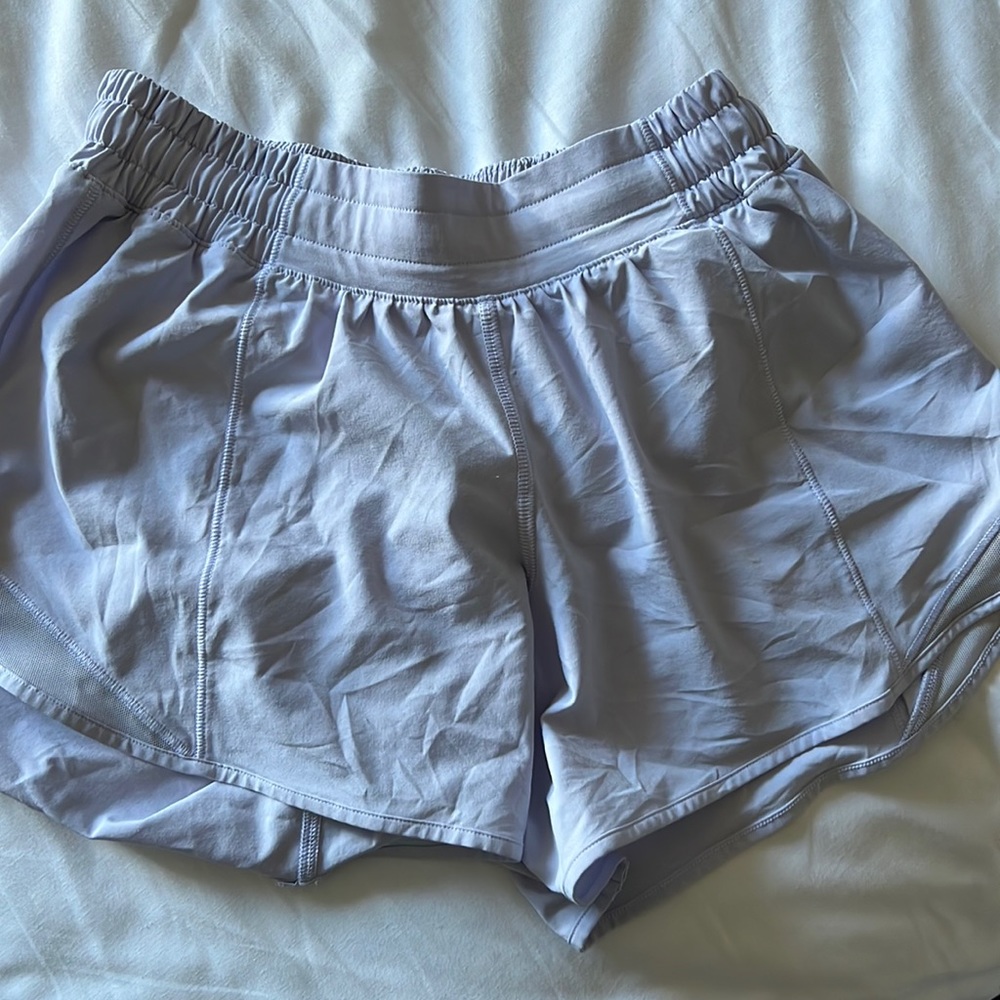 Lululemon Hotty Hot 2.5 low rise shorts